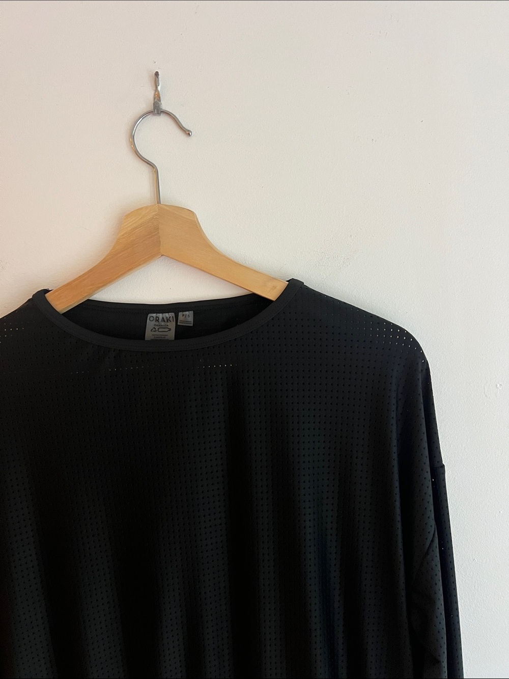 Oraki Long Sleeves Loop in Black